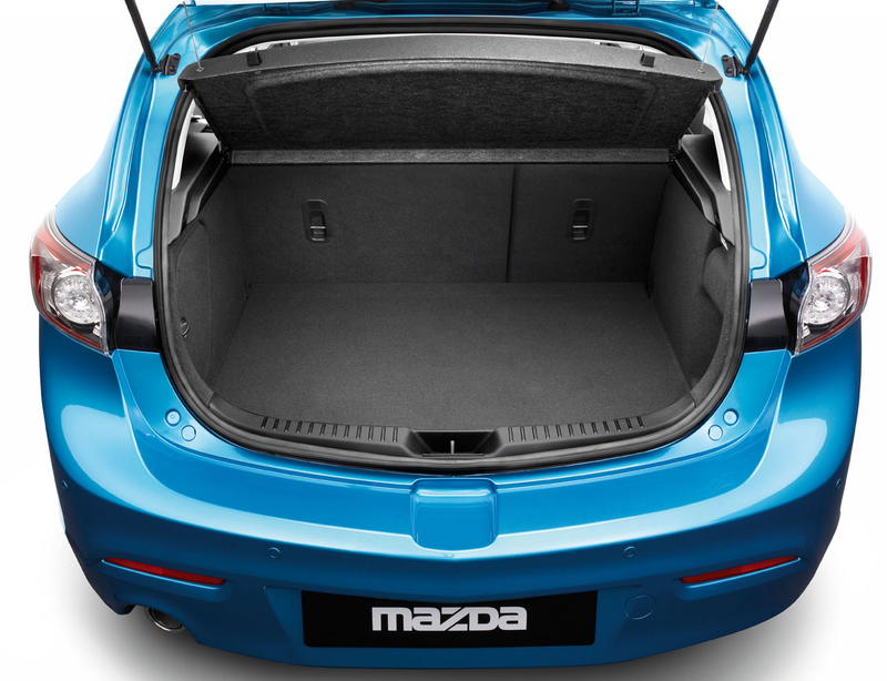 Illustration for article titled 2010 Mazda3 Hatchback Shows Off Sexy New Rear Live In Bologna